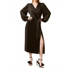NEW JOSEPH RIBKOFF pleated midi dress in black